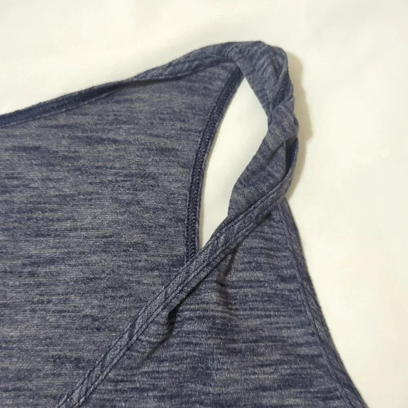 Lululemon Do the Twist Tank Yoga, Color Heathered Deep Navy Size 2 - Picture 7 of 14